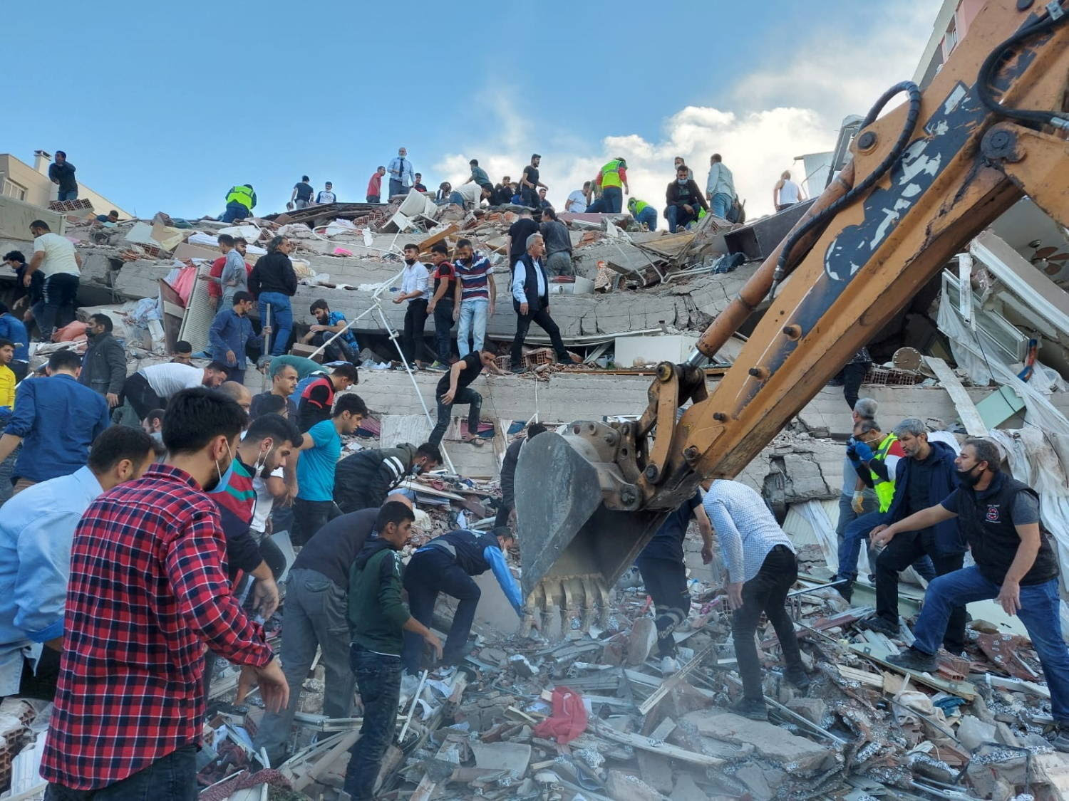 Forte terremoto atinge Turquia, derruba prédio e deixa mortos G7 Bahia